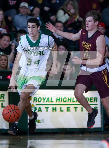 Thumbnail 3 in Royal vs Simi  photogallery.