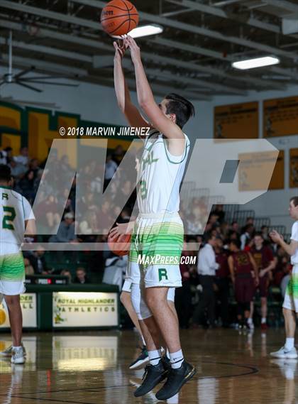 Thumbnail 2 in Royal vs Simi  photogallery.