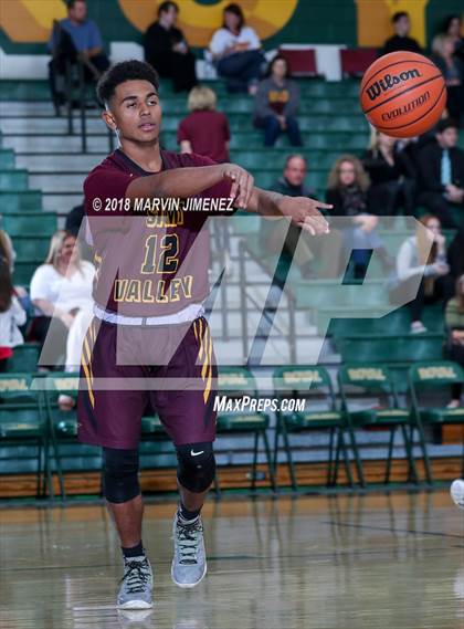 Thumbnail 3 in Royal vs Simi  photogallery.