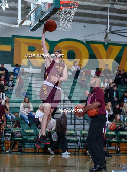 Thumbnail 1 in Royal vs Simi  photogallery.