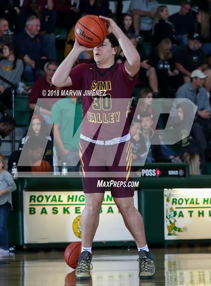 Thumbnail 1 in Royal vs Simi  photogallery.