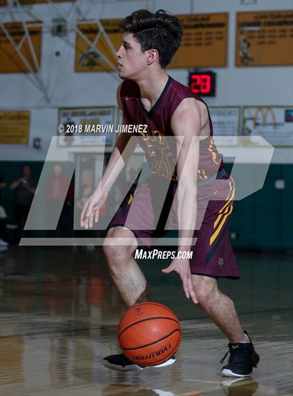 Thumbnail 3 in Royal vs Simi  photogallery.