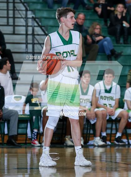Thumbnail 3 in Royal vs Simi  photogallery.