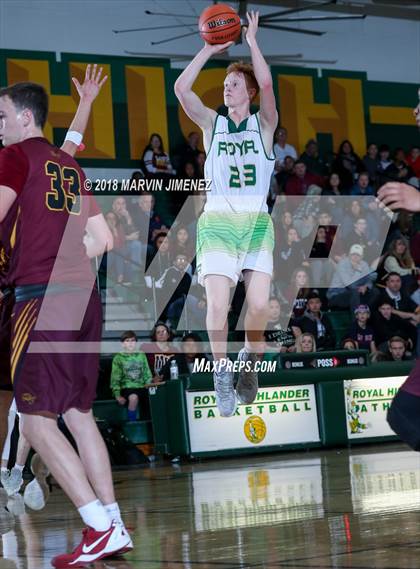 Thumbnail 3 in Royal vs Simi  photogallery.