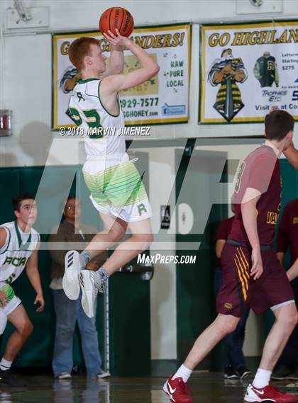 Thumbnail 1 in Royal vs Simi  photogallery.