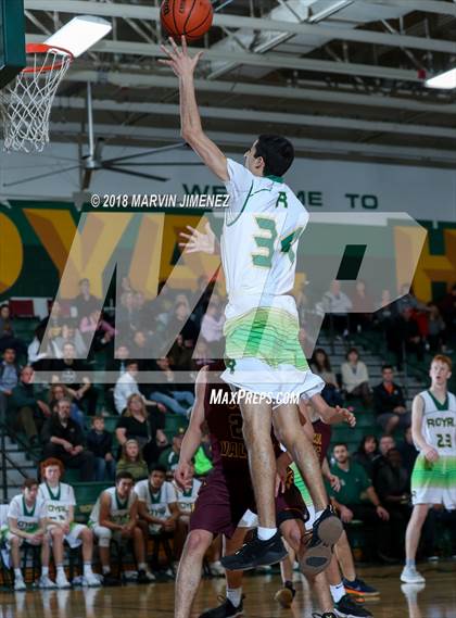 Thumbnail 2 in Royal vs Simi  photogallery.
