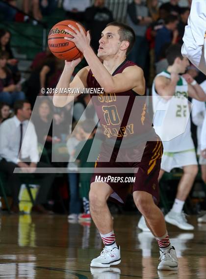 Thumbnail 2 in Royal vs Simi  photogallery.