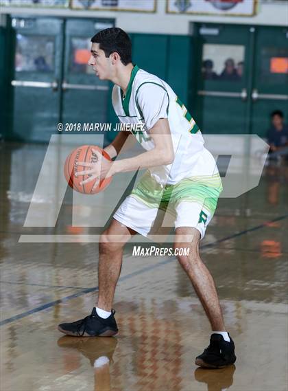 Thumbnail 2 in Royal vs Simi  photogallery.