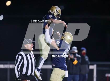 Thumbnail 3 in Helias vs. MICDS (MSHSAA Class 4 Final) photogallery.