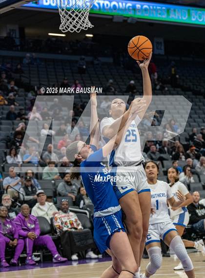 Thumbnail 2 in Rancho Bernardo vs Caruthers (CIF State DII Final) photogallery.