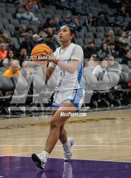 Thumbnail 3 in Rancho Bernardo vs Caruthers (CIF State DII Final) photogallery.