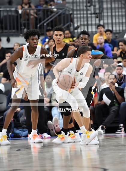 Thumbnail 3 in Jordan Brand Classic photogallery.