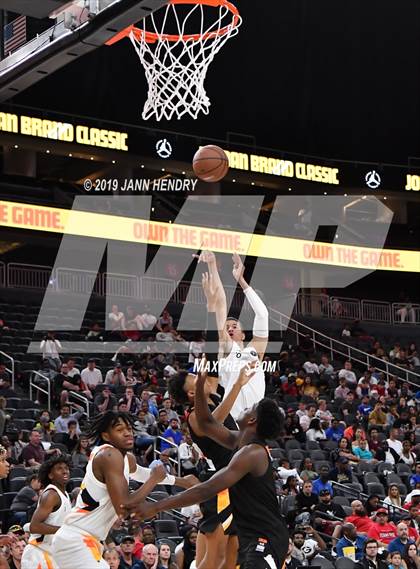 Thumbnail 3 in Jordan Brand Classic photogallery.