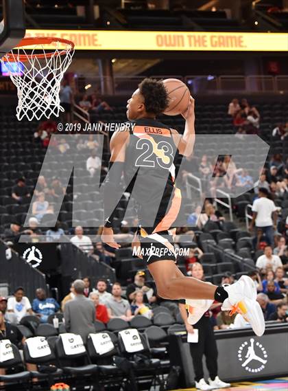 Thumbnail 2 in Jordan Brand Classic photogallery.