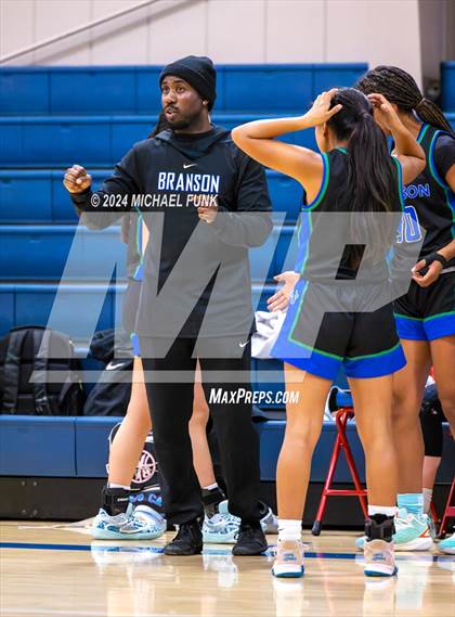 Thumbnail 2 in Credo vs. Branson photogallery.