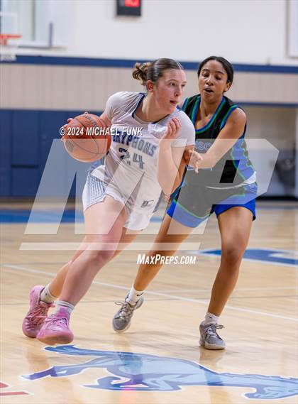 Thumbnail 2 in Credo vs. Branson photogallery.