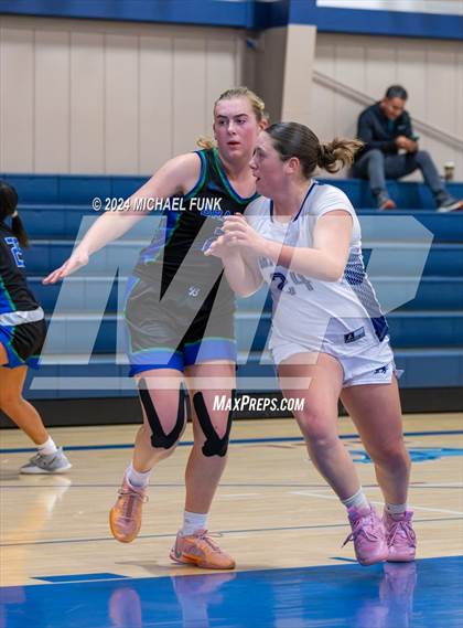 Thumbnail 1 in Credo vs. Branson photogallery.
