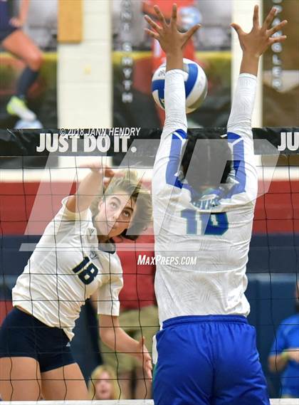 Thumbnail 2 in Xavier College Prep vs. La Costa Canyon (Durango Fall Classic) photogallery.