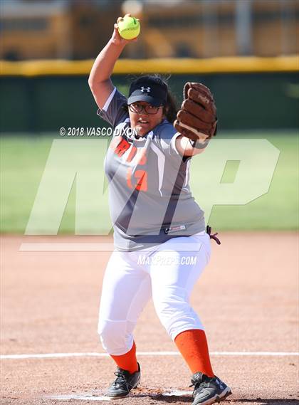 Thumbnail 3 in Saguaro vs. Browne photogallery.