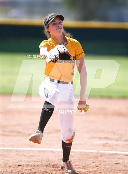 Thumbnail 2 in Saguaro vs. Browne photogallery.