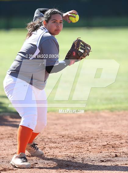 Thumbnail 3 in Saguaro vs. Browne photogallery.