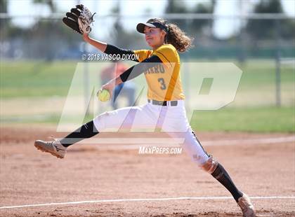 Thumbnail 2 in Saguaro vs. Browne photogallery.