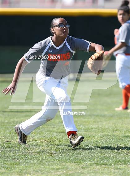 Thumbnail 2 in Saguaro vs. Browne photogallery.