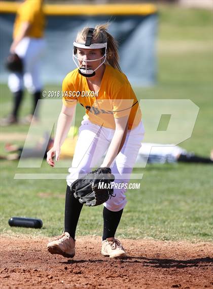 Thumbnail 2 in Saguaro vs. Browne photogallery.