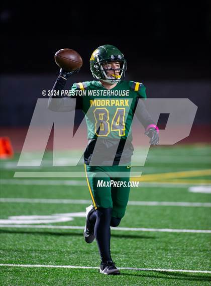 Thumbnail 1 in Royal @ Moorpark photogallery.