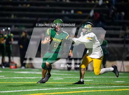 Thumbnail 3 in Royal @ Moorpark photogallery.