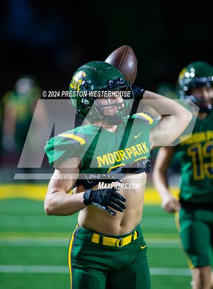 Thumbnail 3 in Royal @ Moorpark photogallery.