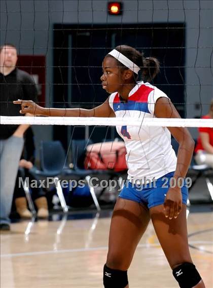 Thumbnail 3 in La Jolla Country Day vs Christian Brothers (CIF D4 State Final) photogallery.