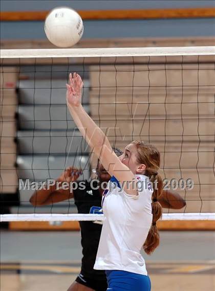 Thumbnail 1 in La Jolla Country Day vs Christian Brothers (CIF D4 State Final) photogallery.