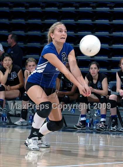 Thumbnail 3 in La Jolla Country Day vs Christian Brothers (CIF D4 State Final) photogallery.