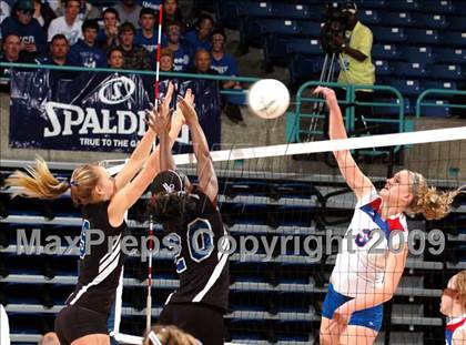 Thumbnail 1 in La Jolla Country Day vs Christian Brothers (CIF D4 State Final) photogallery.