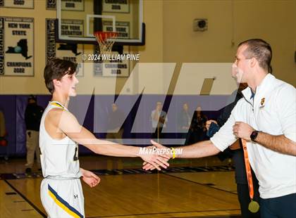 Thumbnail 1 in Warwick vs. Our Lady of Lourdes (Section 9 Class AA Final) photogallery.