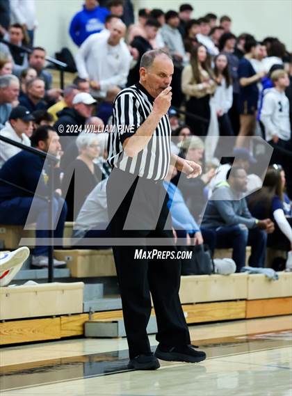 Thumbnail 1 in Warwick vs. Our Lady of Lourdes (Section 9 Class AA Final) photogallery.