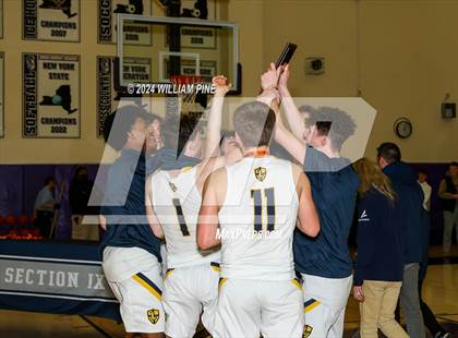 Thumbnail 2 in Warwick vs. Our Lady of Lourdes (Section 9 Class AA Final) photogallery.