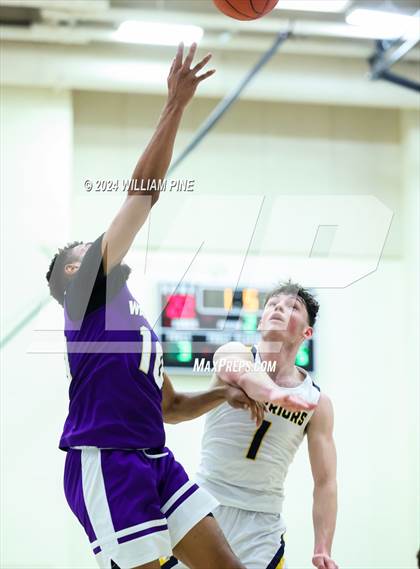 Thumbnail 3 in Warwick vs. Our Lady of Lourdes (Section 9 Class AA Final) photogallery.
