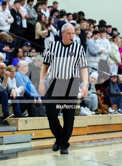 Thumbnail 2 in Warwick vs. Our Lady of Lourdes (Section 9 Class AA Final) photogallery.