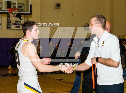 Thumbnail 1 in Warwick vs. Our Lady of Lourdes (Section 9 Class AA Final) photogallery.