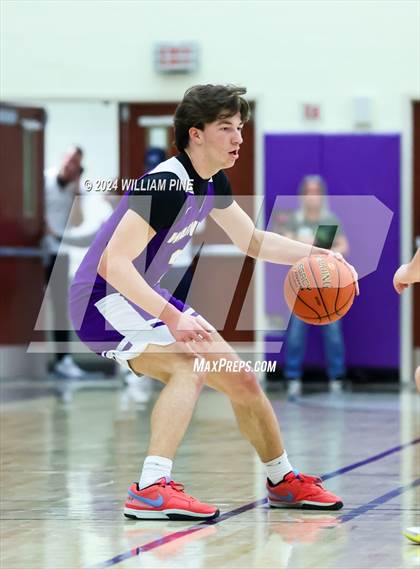 Thumbnail 1 in Warwick vs. Our Lady of Lourdes (Section 9 Class AA Final) photogallery.