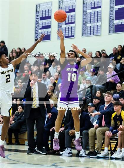 Thumbnail 2 in Warwick vs. Our Lady of Lourdes (Section 9 Class AA Final) photogallery.