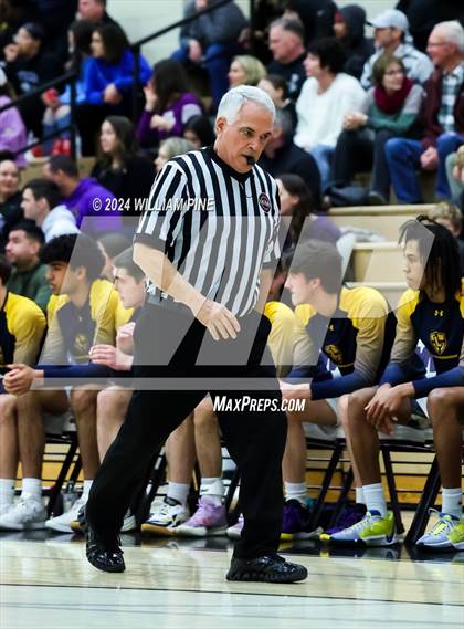 Thumbnail 3 in Warwick vs. Our Lady of Lourdes (Section 9 Class AA Final) photogallery.