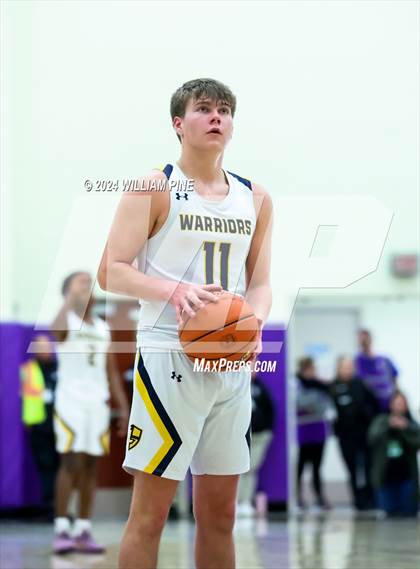 Thumbnail 3 in Warwick vs. Our Lady of Lourdes (Section 9 Class AA Final) photogallery.