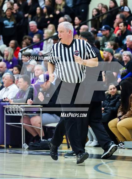 Thumbnail 3 in Warwick vs. Our Lady of Lourdes (Section 9 Class AA Final) photogallery.