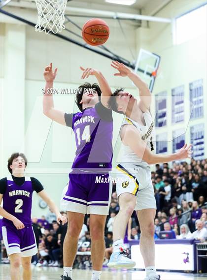 Thumbnail 3 in Warwick vs. Our Lady of Lourdes (Section 9 Class AA Final) photogallery.