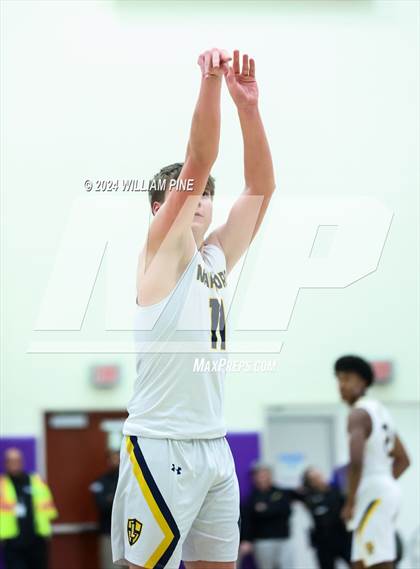 Thumbnail 2 in Warwick vs. Our Lady of Lourdes (Section 9 Class AA Final) photogallery.
