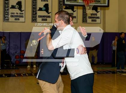 Thumbnail 2 in Warwick vs. Our Lady of Lourdes (Section 9 Class AA Final) photogallery.