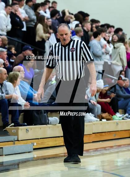 Thumbnail 1 in Warwick vs. Our Lady of Lourdes (Section 9 Class AA Final) photogallery.